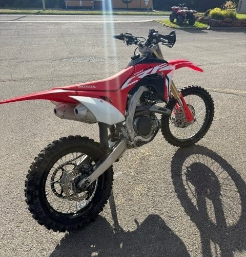 cr2