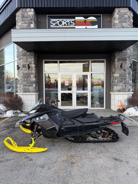 SKI-DOO RENEGADE X-RS 850 E-TEC 2020